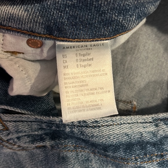 medium wash ripped jeans - Picture 3 of 3